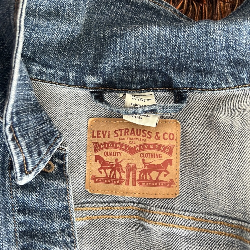 Levi Strauss & Co - Picture 3 of 5